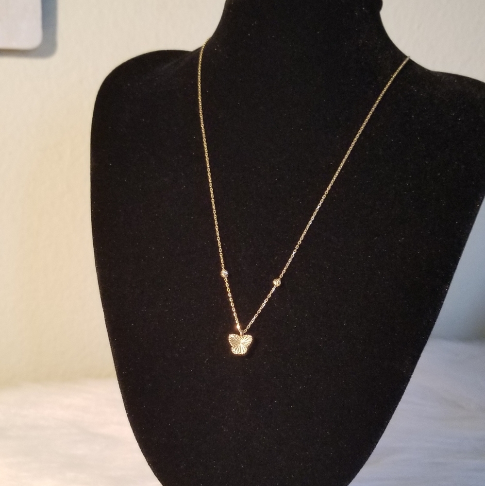 18k gold with with butterfly pendand